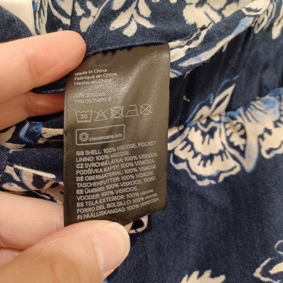 H&M high-waisted floral pants - Picture 9 of 9